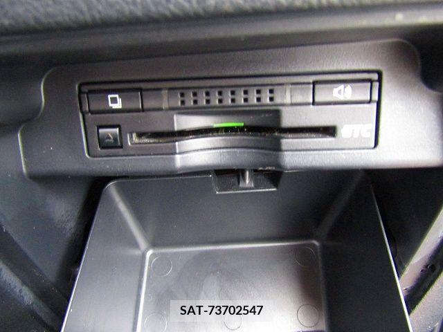 Toyota VOXY 2013-06 378462-23