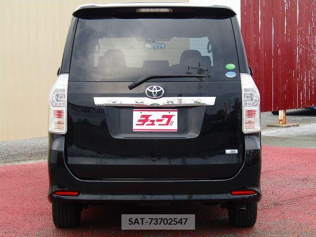 Toyota VOXY 2013-06 378462-21