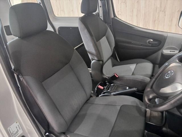 Nissan E-NV200 VAN 2017-03 181264-17