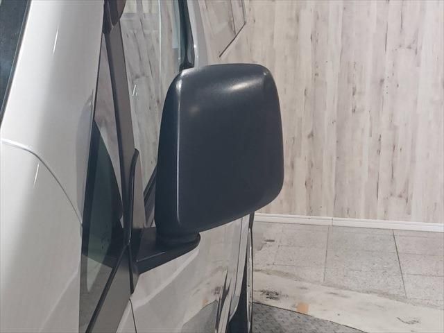 Nissan E-NV200 VAN 2017-03 181264-10