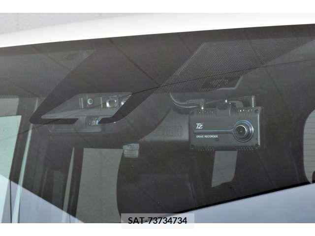 Toyota NOAH 2019-11 321628-5