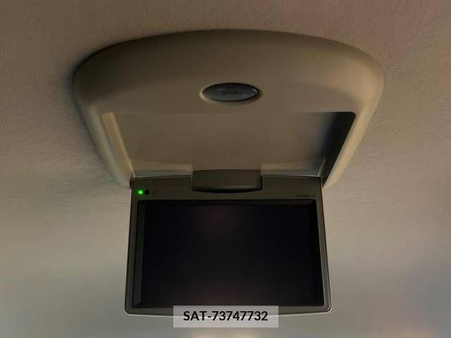 Toyota VOXY 2011-11 289046-2