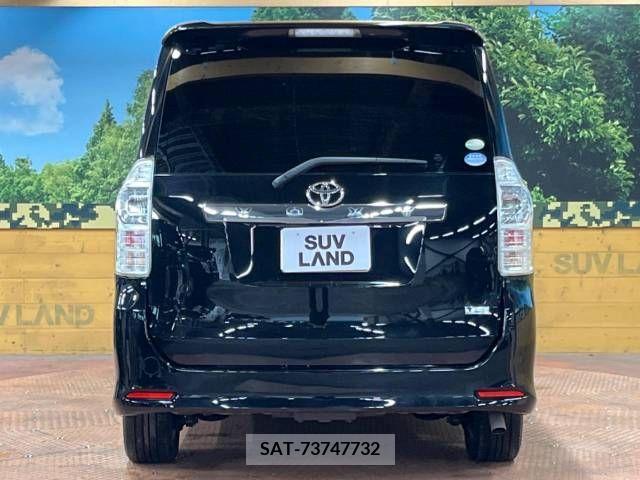 Toyota VOXY 2011-11 289046-15