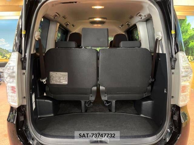 Toyota VOXY 2011-11 289046-11