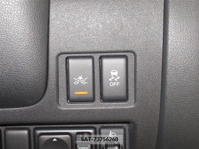 Nissan MARCH 2021-12 214546-9