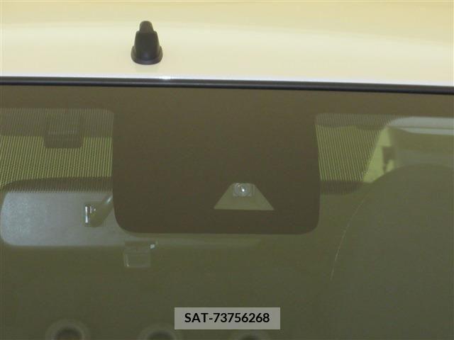 Nissan MARCH 2021-12 214546-3
