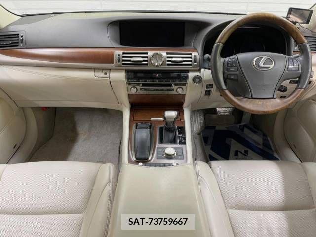 Lexus LS 2014-11 275463-1