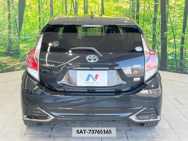Toyota AQUA 2016-08 375844-15