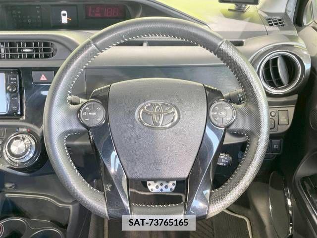 Toyota AQUA 2016-08 375844-11