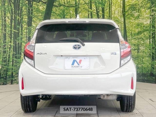 Toyota AQUA 2017-09 389323-15