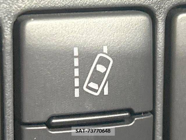 Toyota AQUA 2017-09 389323-7