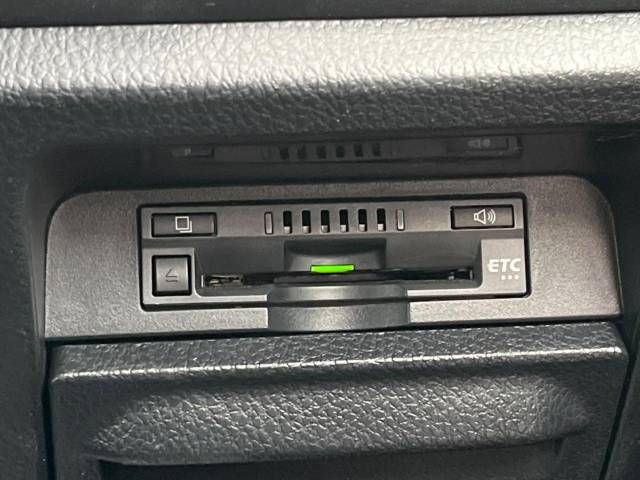 Toyota VOXY 2019-06 188549-6