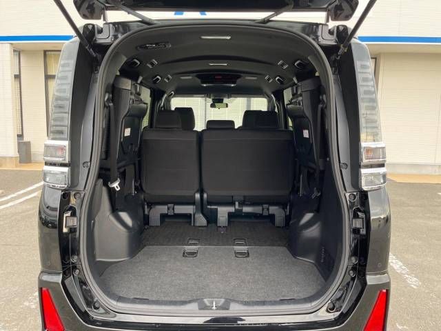 Toyota VOXY 2019-06 188549-12