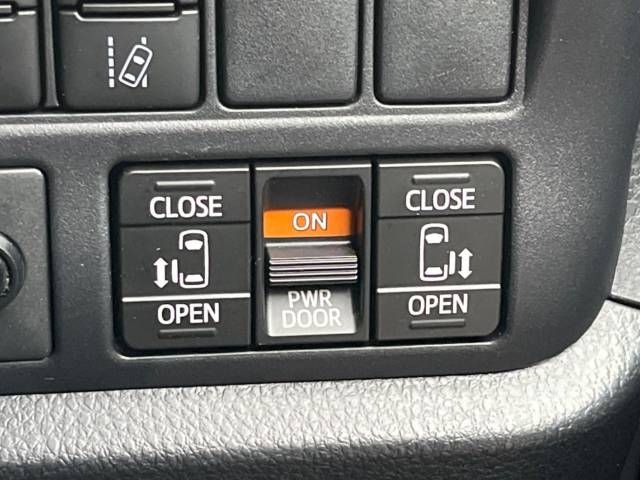 Toyota VOXY 2019-06 188549-5