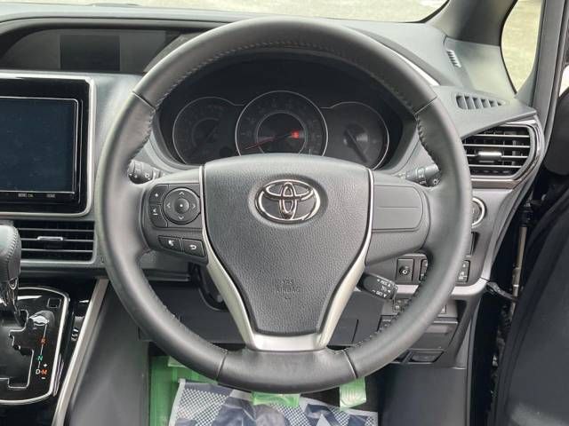 Toyota VOXY 2019-06 188549-15
