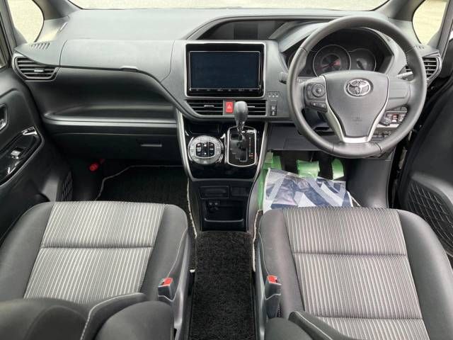 Toyota VOXY 2019-06 188549-1
