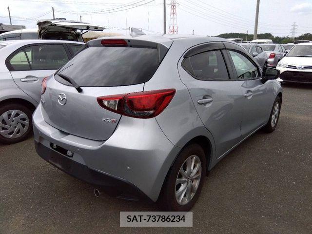 Mazda DEMIO 2019-07 327482-1