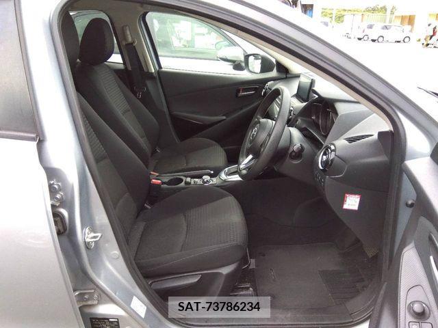 Mazda DEMIO 2019-07 327482-5