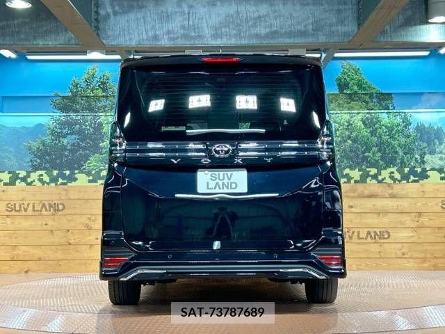 Toyota VOXY 2023-03 222155-16