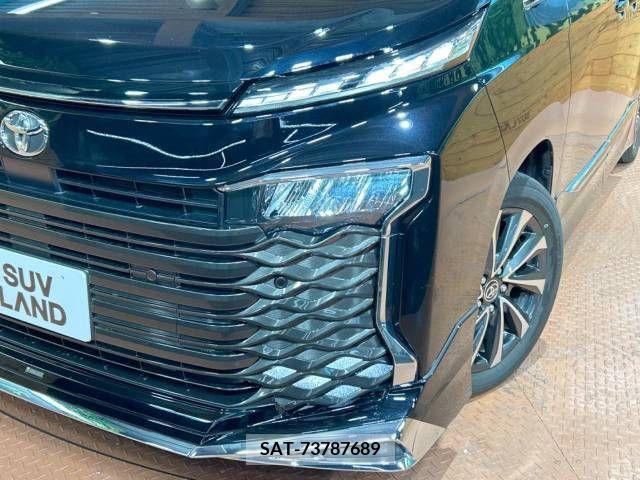 Toyota VOXY 2023-03 222155-13