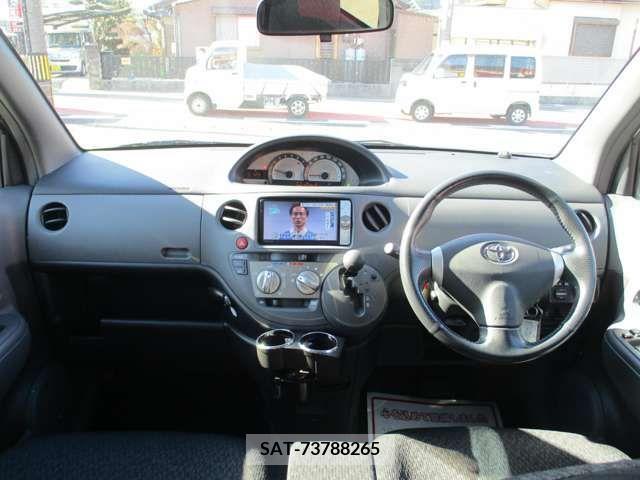 Toyota SIENTA 2011-08 211947-16