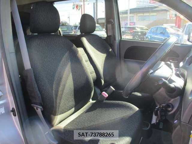 Toyota SIENTA 2011-08 211947-9