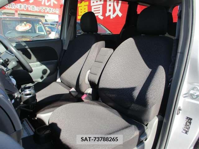 Toyota SIENTA 2011-08 211947-10