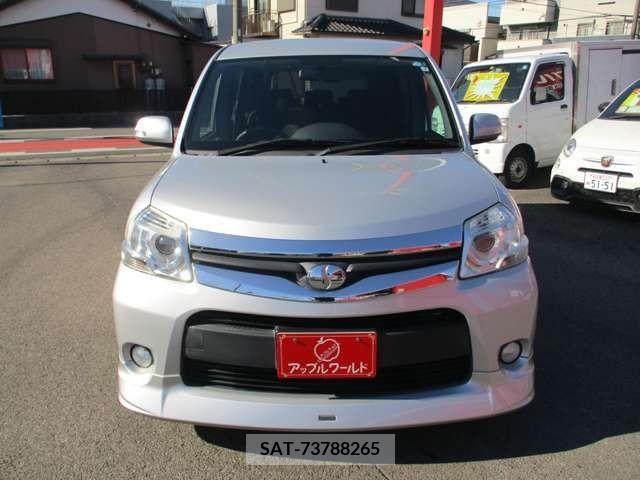 Toyota SIENTA 2011-08 211947-1