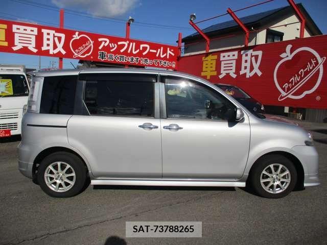 Toyota SIENTA 2011-08 211947-3