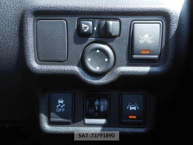 Nissan NOTE 2015-03 233026-4