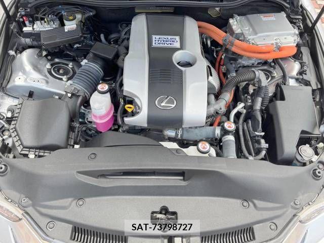 Lexus IS 2019-06 300092-18
