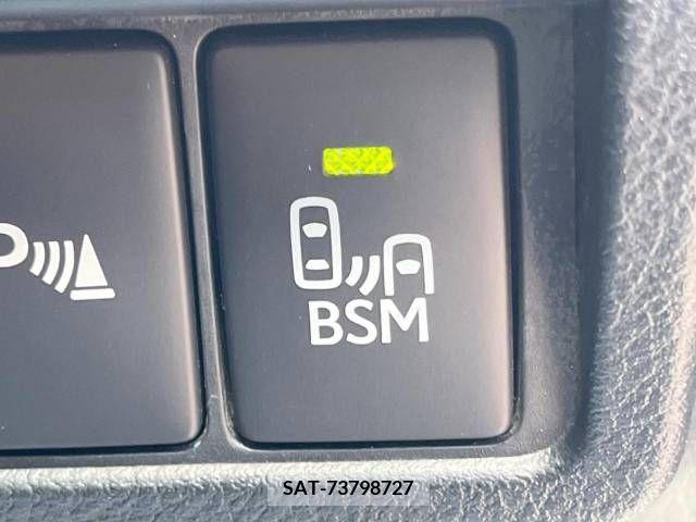 Lexus IS 2019-06 300092-2