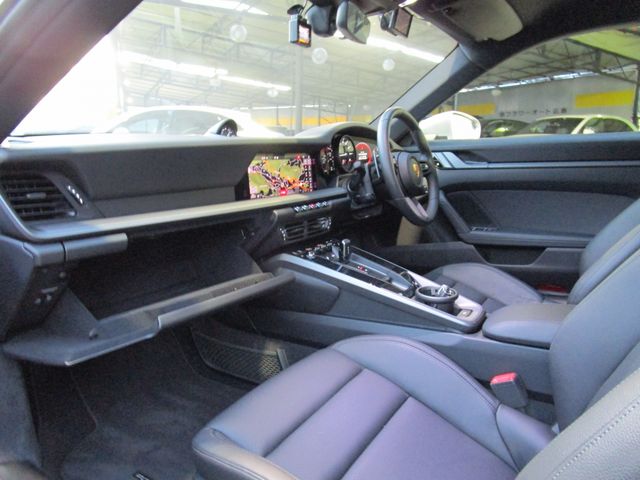 Porsche 911 2020-09 1613-16