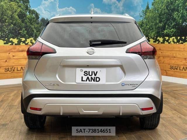 Nissan KICKS 2023-03 377984-15