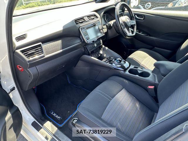 Nissan LEAF 2017-10 383163-10