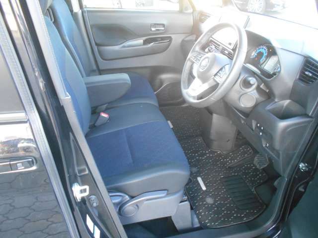 Nissan ROOX 2020-06 4607-13