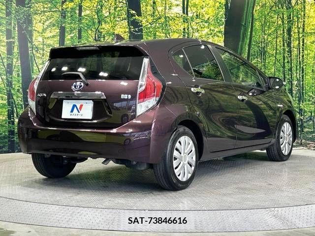 Toyota AQUA 2017-02 356224-17
