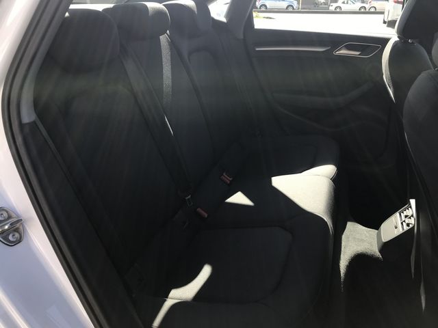 Audi A3 SEDAN 2019-12 16628-6