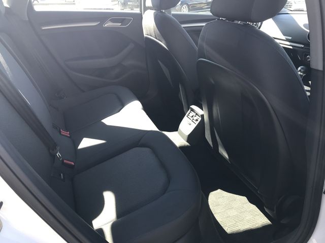 Audi A3 SEDAN 2019-12 16628-5
