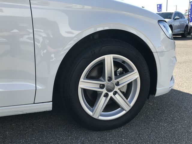 Audi A3 SEDAN 2019-12 16628-27
