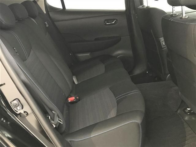 Nissan LEAF 2018-08 3713-10