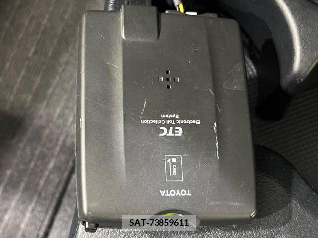 Toyota VITZ 2017-04 382099-6
