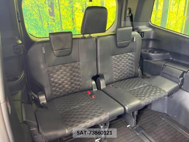 Toyota VOXY HYBRID 2023-01 336815-10