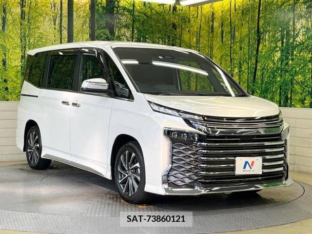 Toyota VOXY HYBRID 2023-01 336815-16