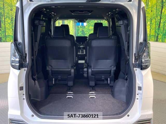 Toyota VOXY HYBRID 2023-01 336815-11