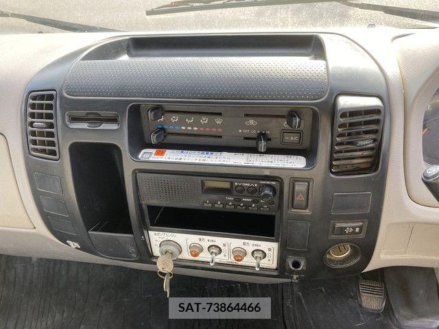 Hino DUTRO 2011-02 359475-19