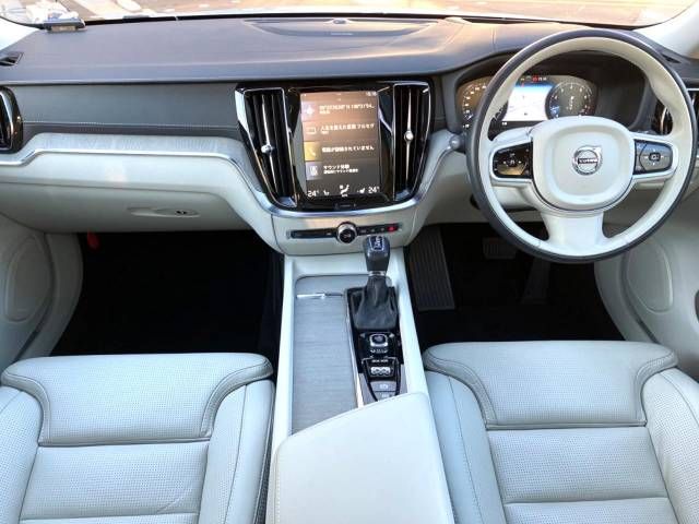 Volvo V60 2018-09 182478-1