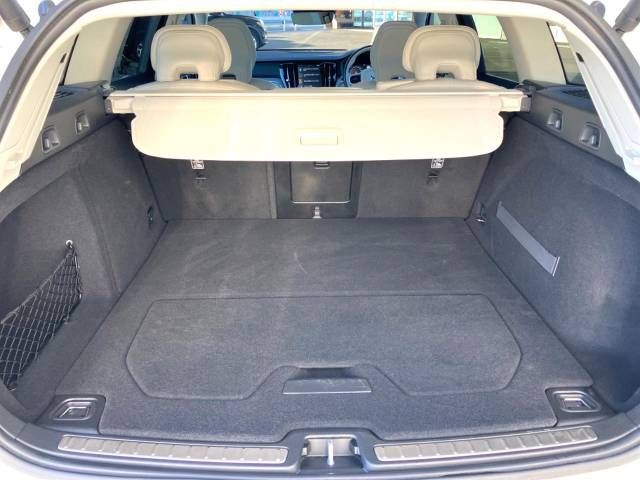 Volvo V60 2018-09 182478-13