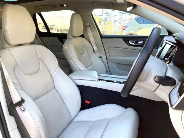 Volvo V60 2018-09 182478-11