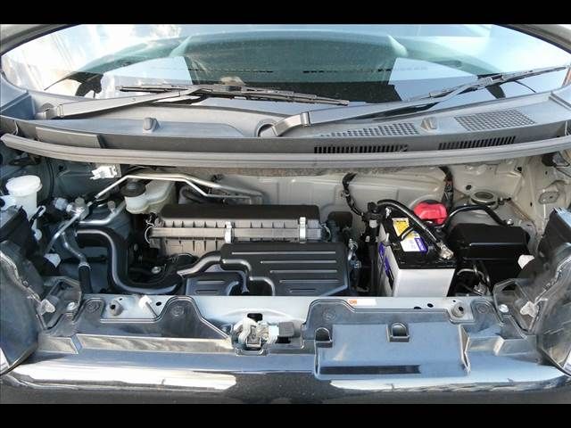 Toyota Pixis Mega 2017-06 28683-12